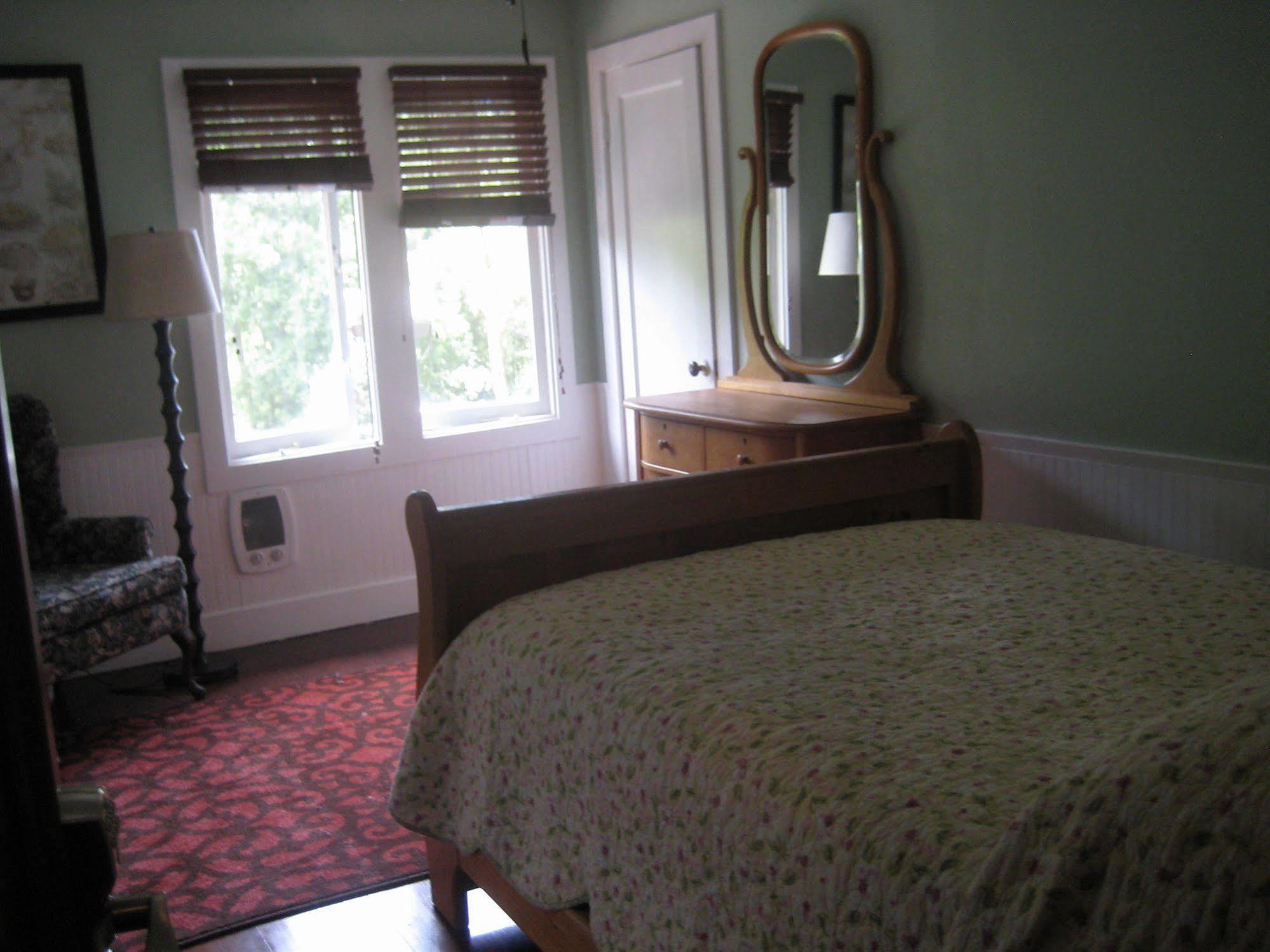 Hotel Guerneville Lodge Guerneville