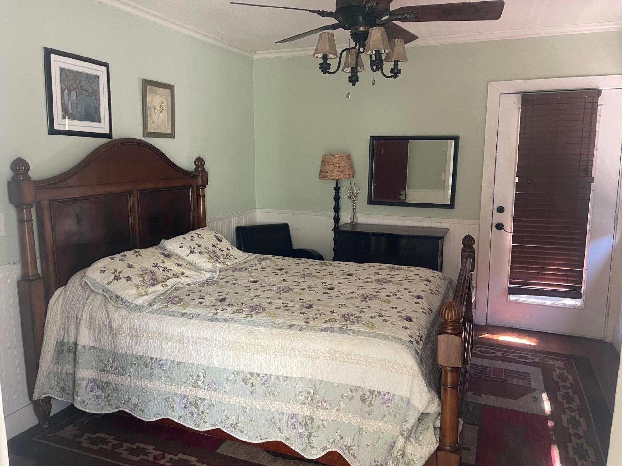Guerneville Lodge Hotel