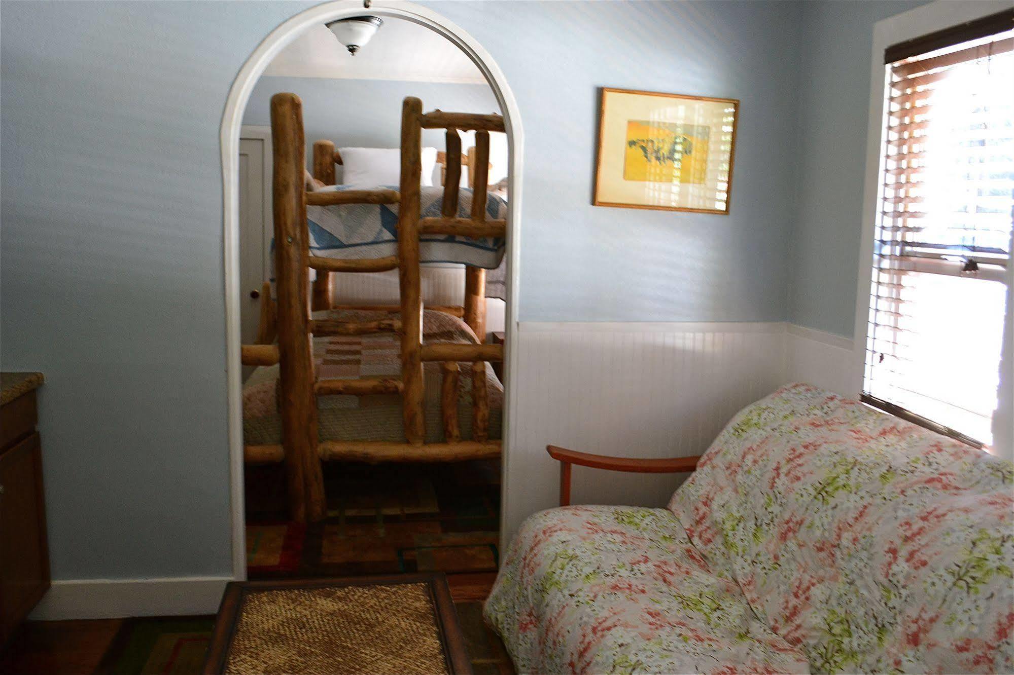 Guerneville Lodge Hotel 3*