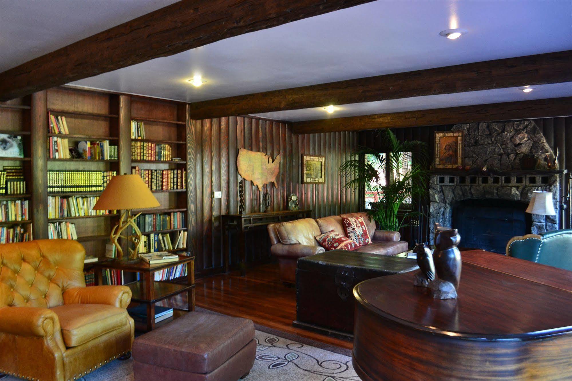 Guerneville Lodge Hotel